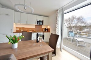 Réfrigérateur, micro-ondes, four, lave-vaisselle