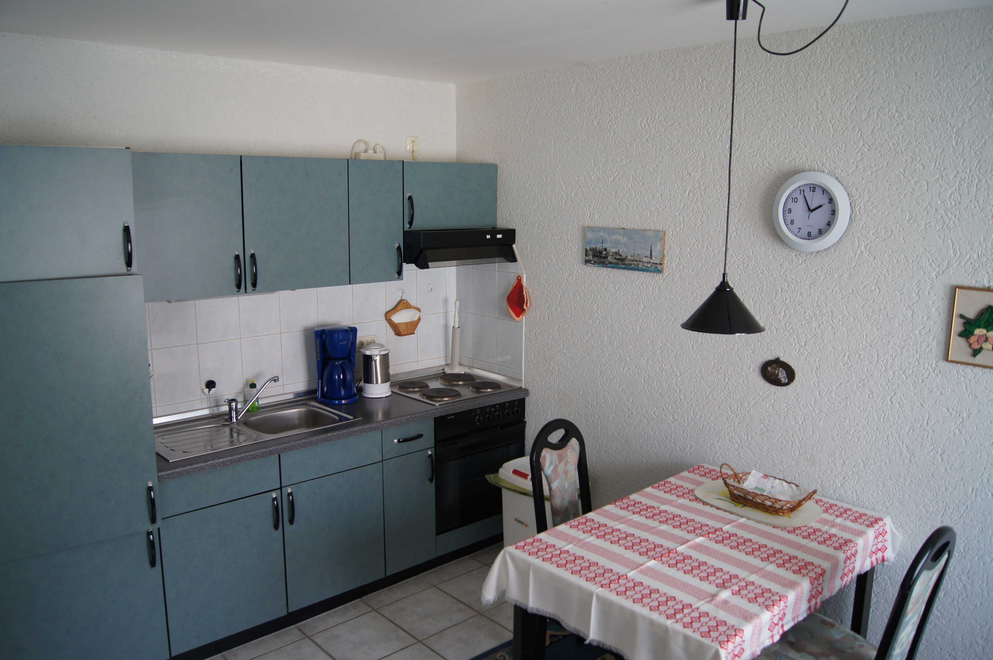 Fridge, oven, coffee/tea maker, electric kettle