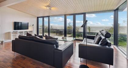 4 bedroom stunning home in Strøby