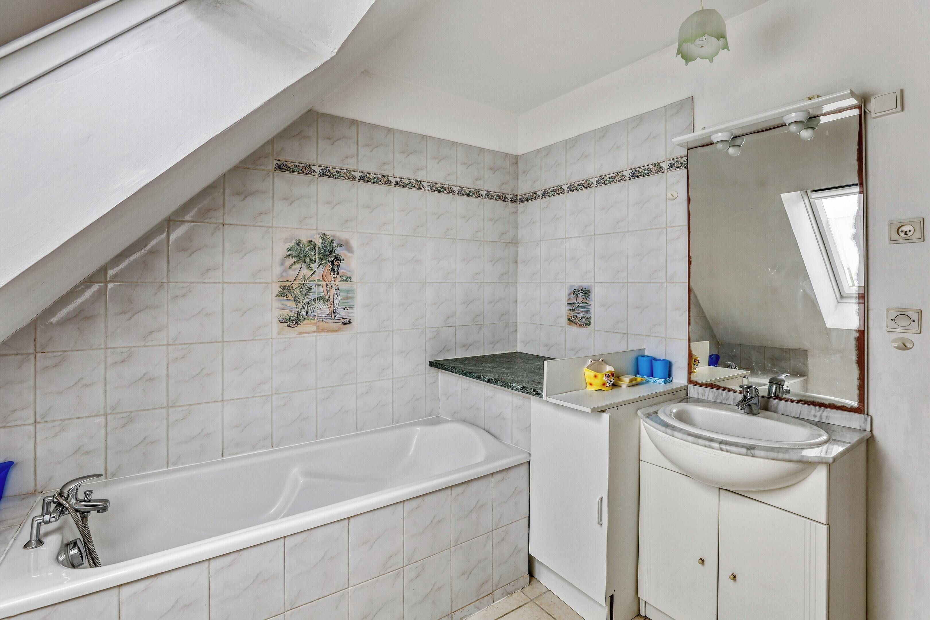 Bathtub