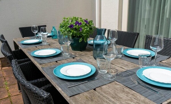 Outdoor dining - Family home Horizon 83, "Emely" (Renesse)