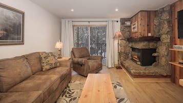 Fernseher, Kamin