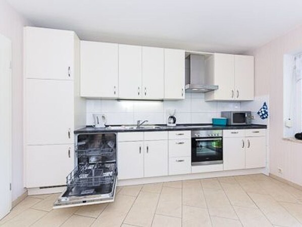 Køleskab, mikrobølgeovn, ovn, opvaskemaskine