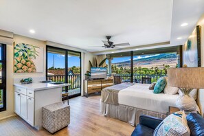 Tabla de planchar con plancha, wifi gratis y ropa de cama