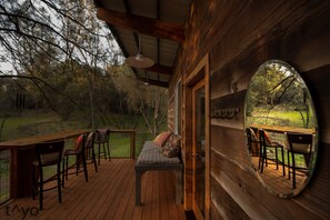 Outdoor dining - Very Sexy, Cozy and Romantic! Located Near Yosemite/Bass Lake (Oakhurst)
