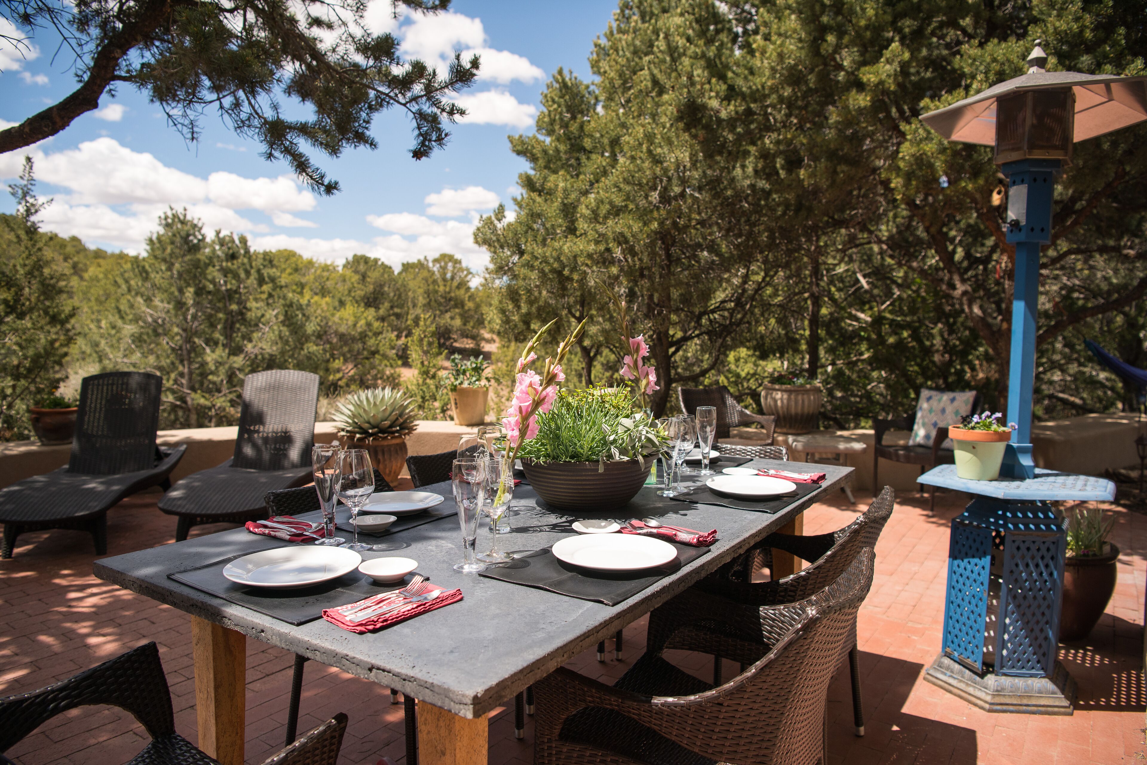 تناول الطعام بالخارج