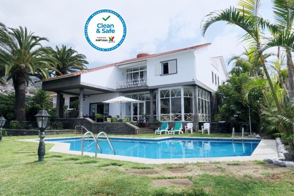 Alberca al aire libre 