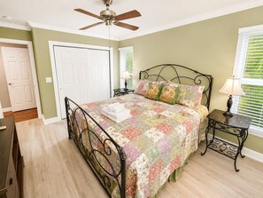 4 bedrooms, iron/ironing board, free WiFi, bed sheets