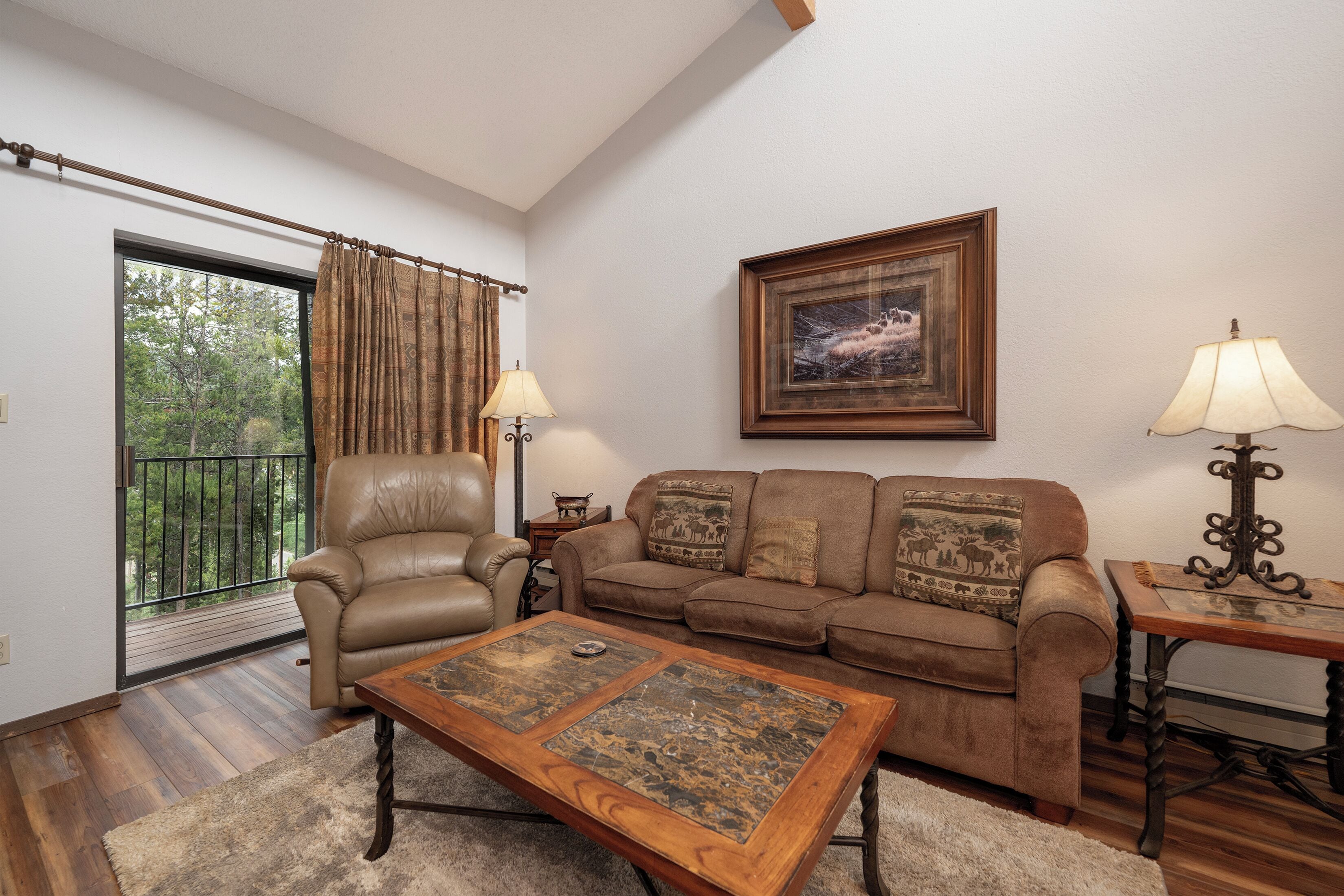 Flat-screen TV, fireplace