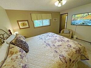 5 bedrooms, iron/ironing board, free WiFi, bed sheets