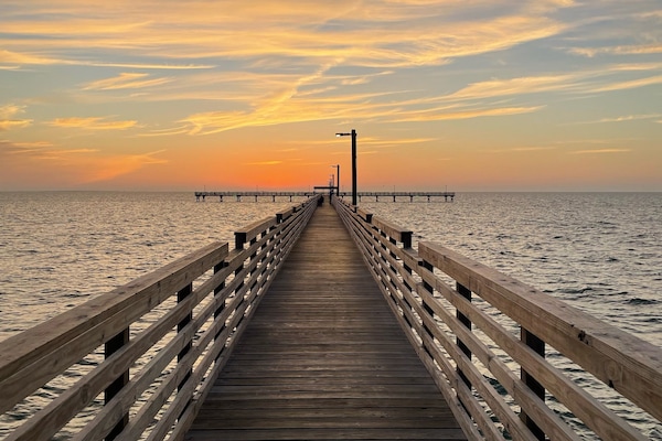 Fulton Pier (2 1/2 blocks from the cottage)