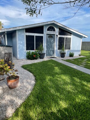 المنشأة من الخارج