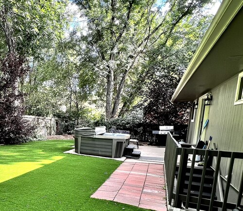 Perfect Family Rancher close to Bike Trails &UCCS with fenced backyard & hot tub