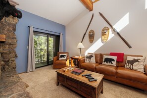 Flat-screen TV, fireplace