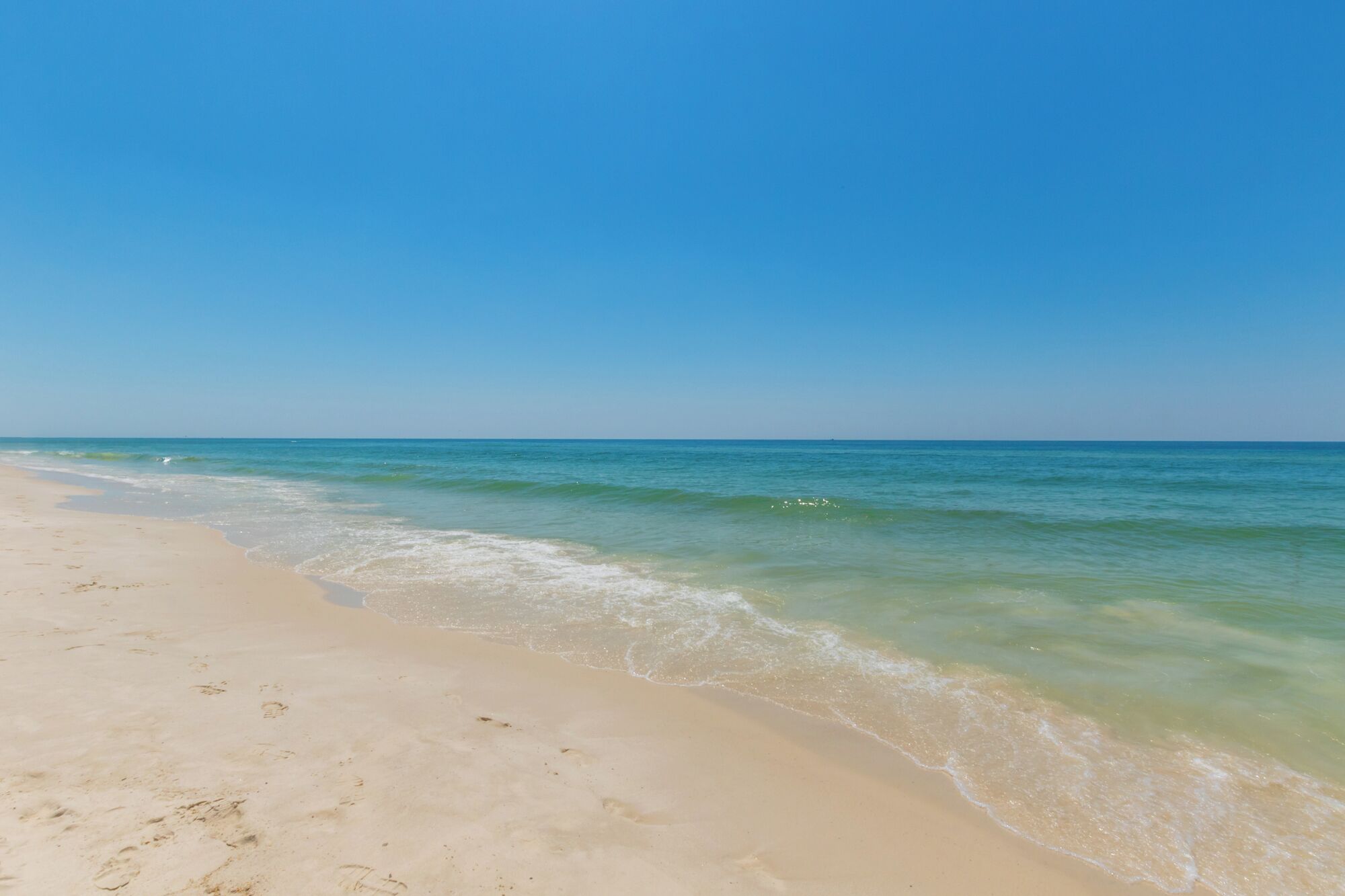 På stranden