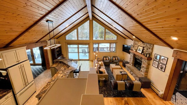 المنشأة من الداخل