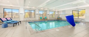 Indoor pool, open 6:00 AM to 10:00 PM, pool umbrellas, sun loungers - Hampton Inn &  Suites Grants Pass (Grants Pass)