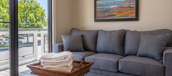 The Top Shelf- Delightful Downtown Property!