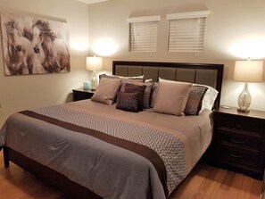 6 bedrooms, desk, iron/ironing board, travel crib - Great location, 6BR/4BA, heated pool/hot tub. (Chandler)