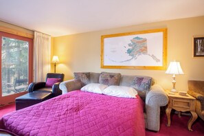 2 bedrooms, travel cot, Internet, bed sheets