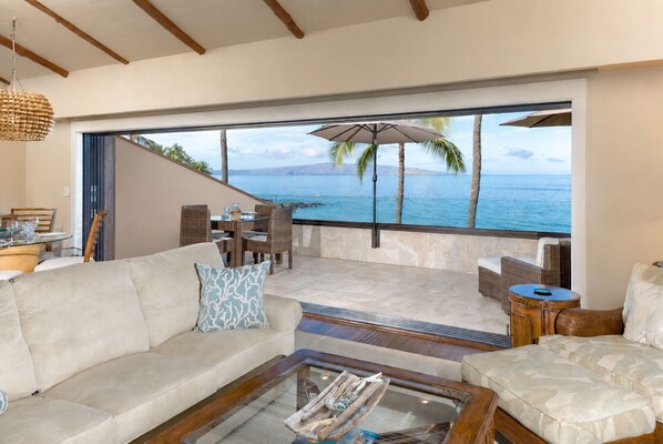 Smart TV - Beachfront Condo B303 (Kihei)