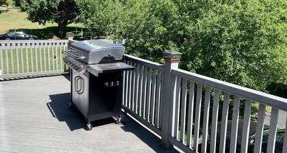 Dunham's Bay Lakeside Apartment (Sleeps 6)