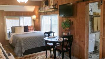 1 bedroom, bed sheets