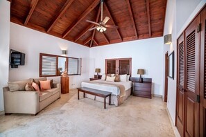 8 soverom, strykejern/-brett, wi-fi og sengetøy