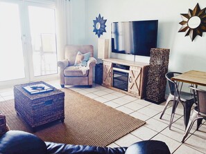 Smart-TV, Kamin, DVD-Player