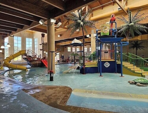 Lounge at the Lake with 6 daily waterpark passes! Bridges Bay resort.