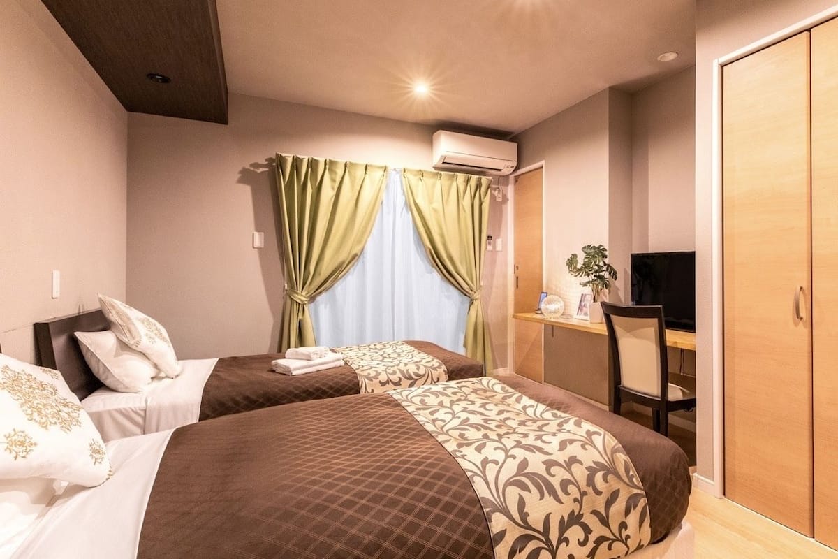 standard twin room | desk, free wifi