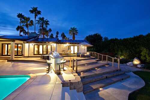 Private Luxury Estate in Little Tuscany - walking distance to Palm Canyon
