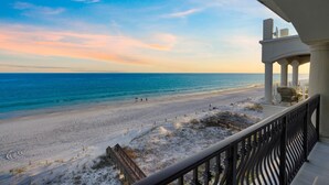 On the beach - SEA HIS LOVE: Destiny's Gulf Front Luxury Retreat: Infinity Pool, Elevator, Daily Maid Service! (Destin)