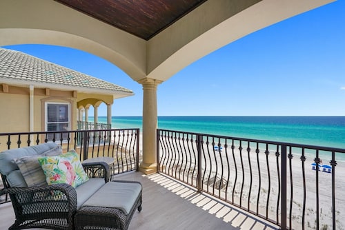 SEA HIS LOVE: Destiny's Gulf Front Luxury Retreat: Infinity Pool, Elevator, Daily Maid Service!