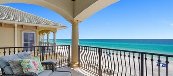 SEA HIS LOVE: Destiny's Gulf Front Luxury Retreat: Infinity Pool, Elevator, Daily Maid Service!