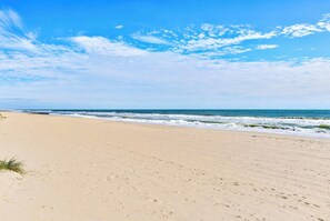 Casablanca | Beach Access - ☀️Casablanca: Oceanfront Home w/ Ocean Views☀️ (Kure Beach)