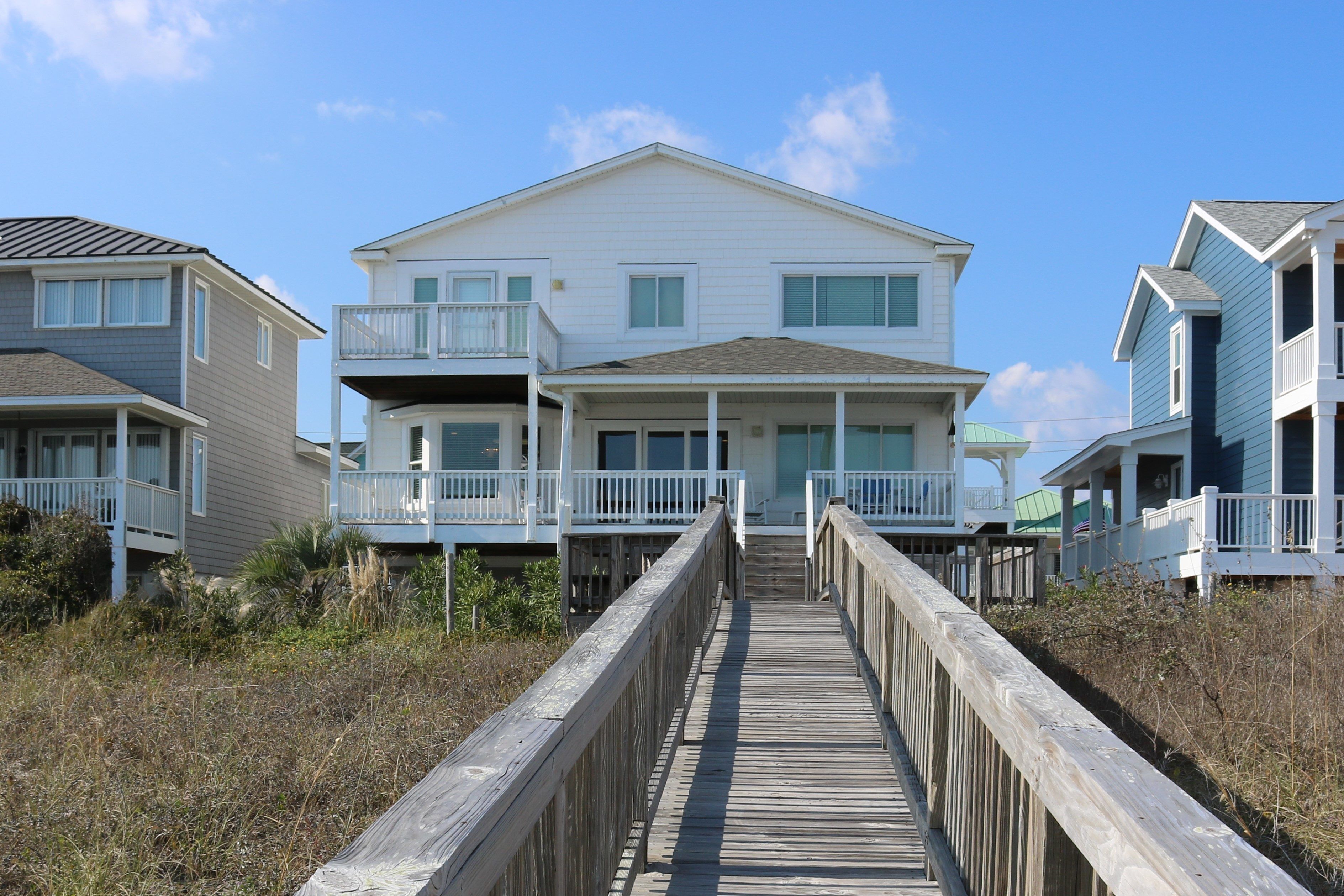 NF446: Casablanca: Oceanfront Home w/ Ocean Views, Deck Near downtown