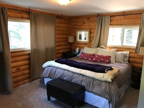 2 bedrooms, iron/ironing board, free WiFi, bed sheets - Remodeled log cabin on the creek! (Idaho Springs)