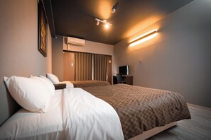 Twin Room, Accessible | Desk, free WiFi, bed sheets - Mr. Kinjo inn D-buil (Naha)