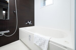 Bathroom - Mr. Kinjo inn D-buil (Naha)