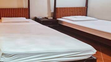 Phòng 2 giường đơn Deluxe | Truy cập Internet không dây miễn phí, bộ trải giường