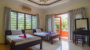 Triple Room | Rollaway beds (surcharge), WiFi (free), bed sheets - Kiyomi Villa - Hostel (Siem Reap)