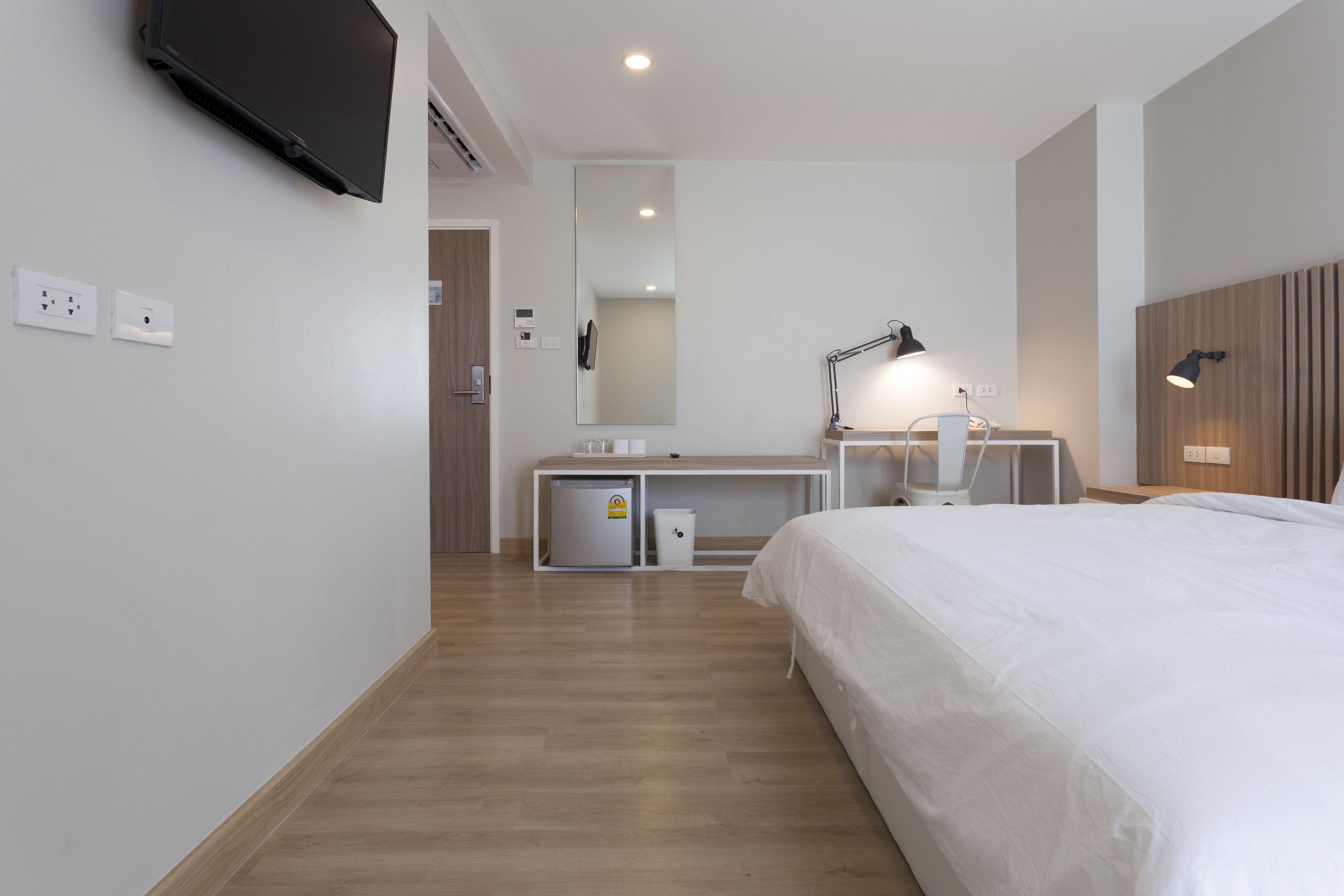 double room | desk, free wifi, bed sheets, wheelchair access