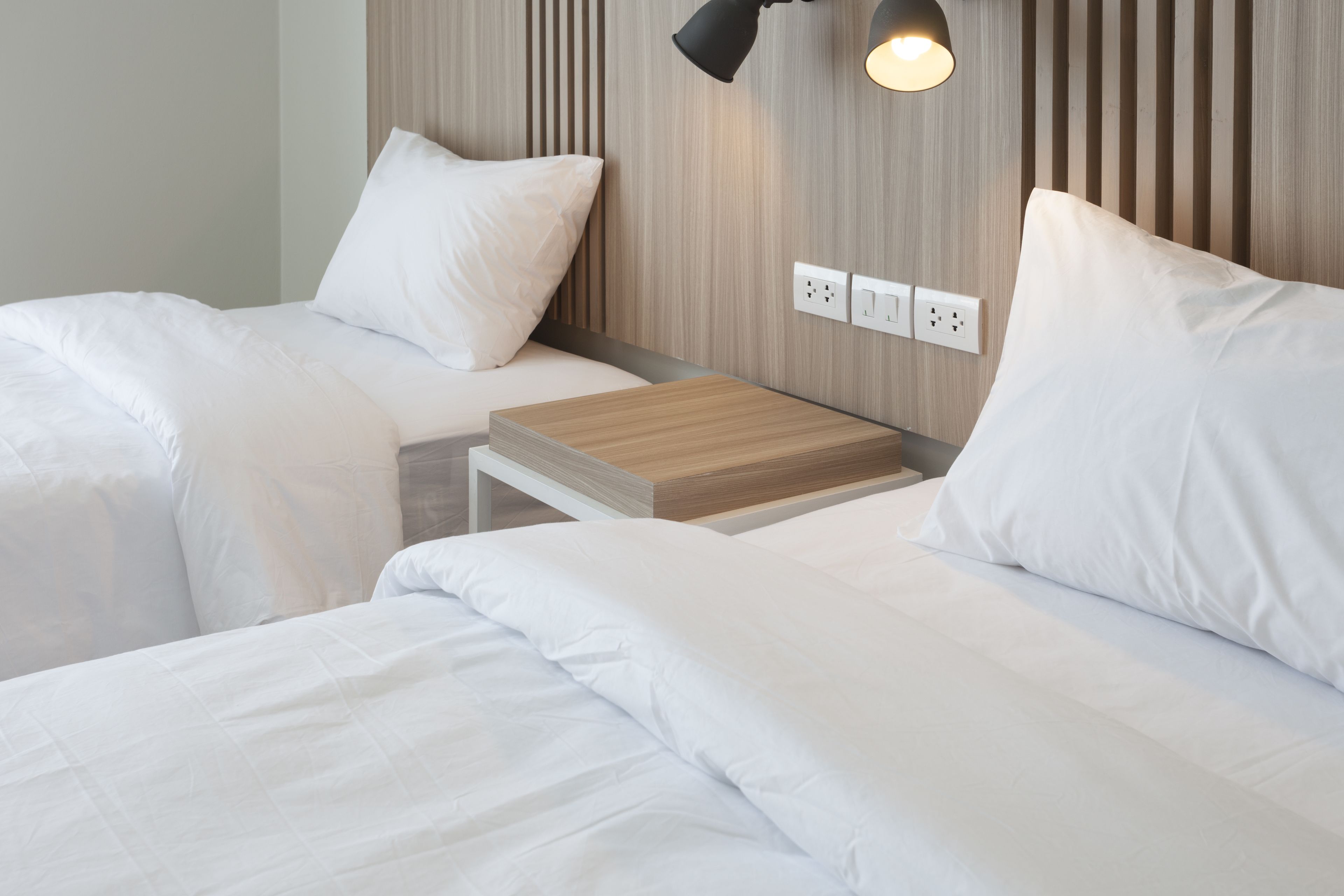 twin room | desk, free wifi, bed sheets, wheelchair access