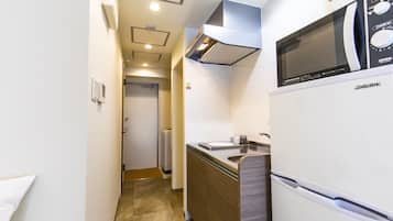 Căn hộ Tiêu chuẩn, tòa nhà phụ (Nica's Makishi station 2, Double Room) | Bếp riêng | Tủ lạnh, lò vi sóng