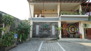 Property entrance - Keola Hotel (Kuta)