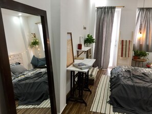 1 dormitorio, escritorio, tabla de planchar con plancha y wifi gratis