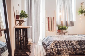 1 bedroom, desk, iron/ironing board, free WiFi - Condodo Homestay Ben Van Don - Hostel (Ho Chi Minh City)