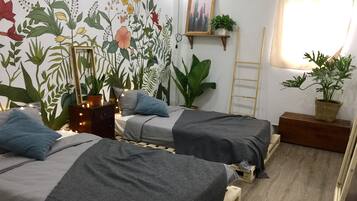 Twin Room | 1 bedroom, desk, iron/ironing board, free WiFi