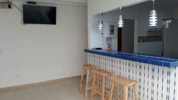 Full breakfast on weekdays (COP 10000 per person)